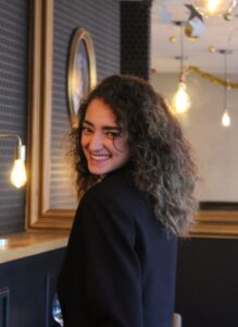 Océane, serveuse Chez les Garçons, Bistrot Festif